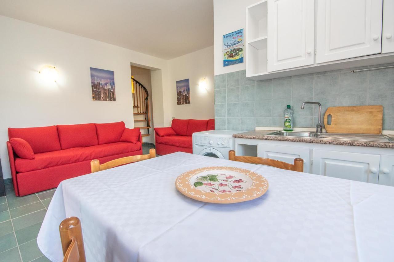 Villa Cicas Sul Mare Campofelice Di Roccella Exterior foto