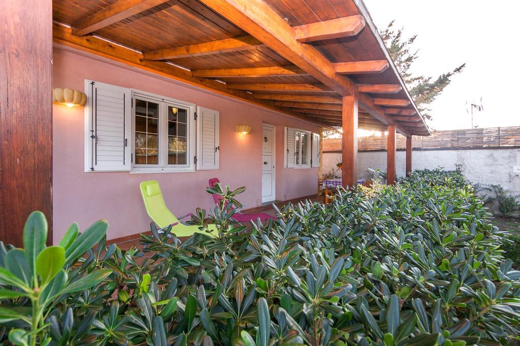 Villa Cicas Sul Mare Campofelice Di Roccella Exterior foto