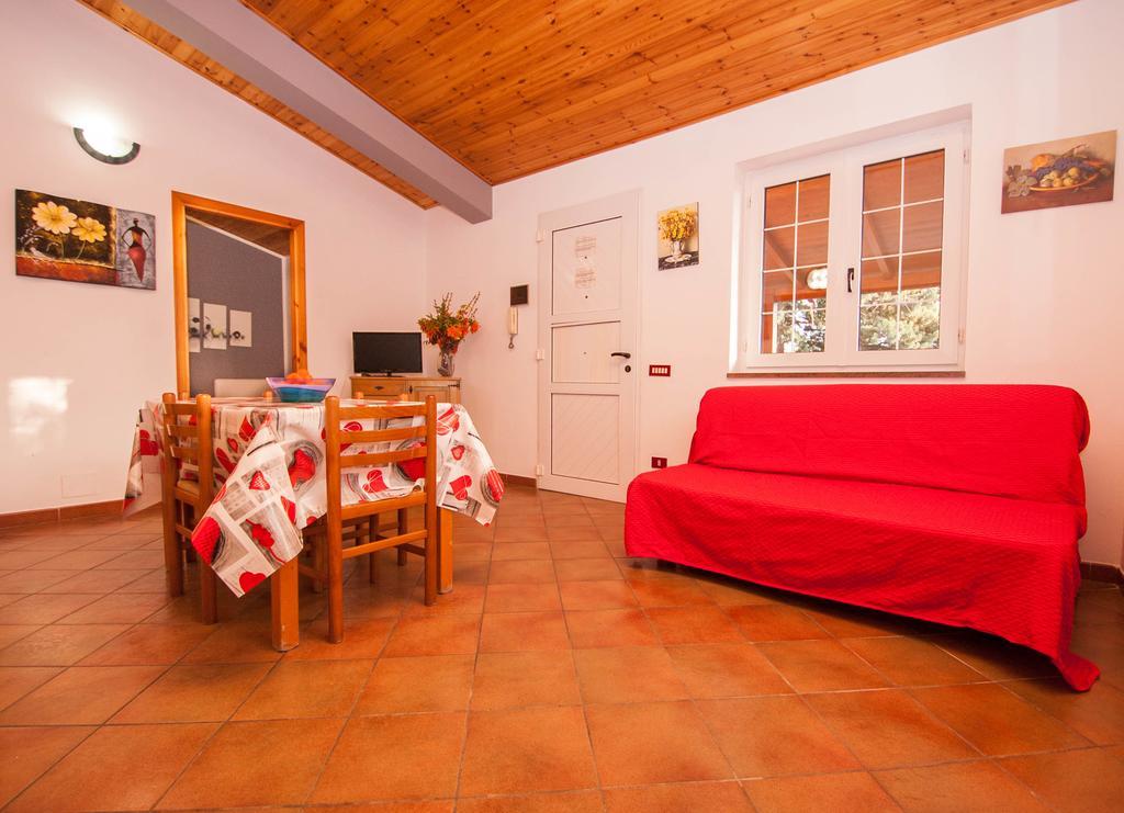 Villa Cicas Sul Mare Campofelice Di Roccella Exterior foto