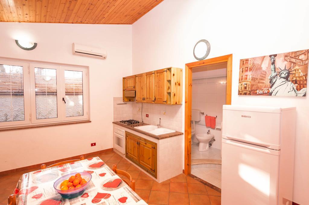Villa Cicas Sul Mare Campofelice Di Roccella Exterior foto