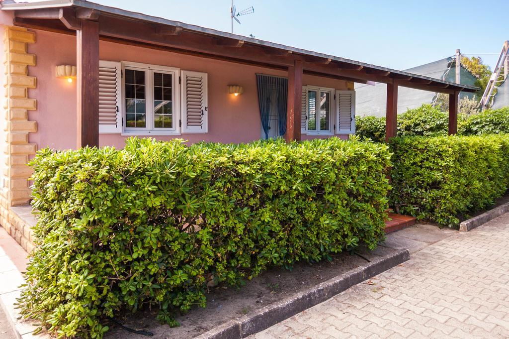 Villa Cicas Sul Mare Campofelice Di Roccella Exterior foto