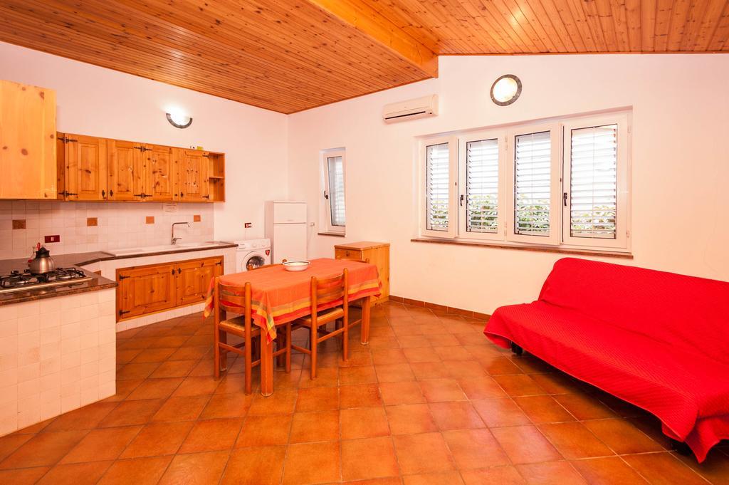 Villa Cicas Sul Mare Campofelice Di Roccella Exterior foto