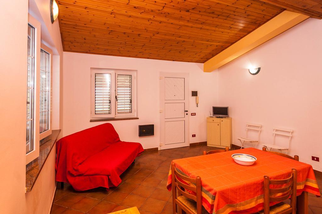 Villa Cicas Sul Mare Campofelice Di Roccella Exterior foto